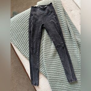 Aerie Offline Ribbed high waisted black leggings with pockets